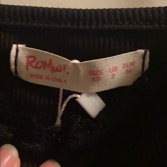 small soft black dress - Picture 3 of 3